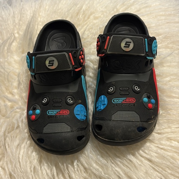 Skechers light up foamies! - Picture 6 of 8